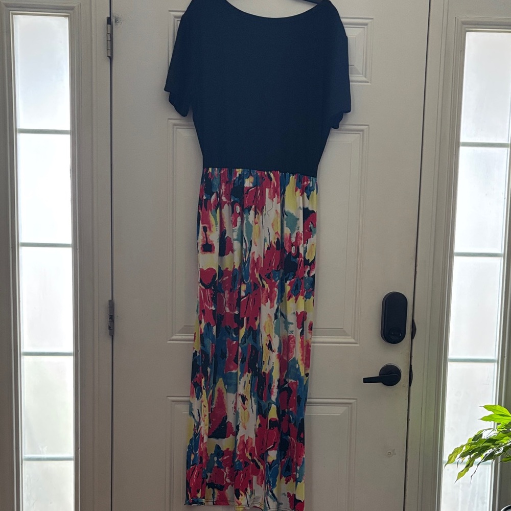 Elegant Black and Multicolor Midi Dress size 2XL - Picture 6 of 7